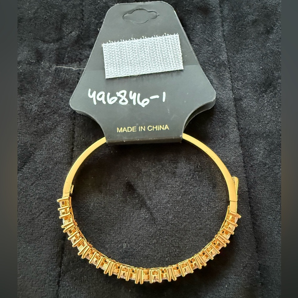 NEW! nOir Gold and Crystal Bracelet - Picture 3 of 8